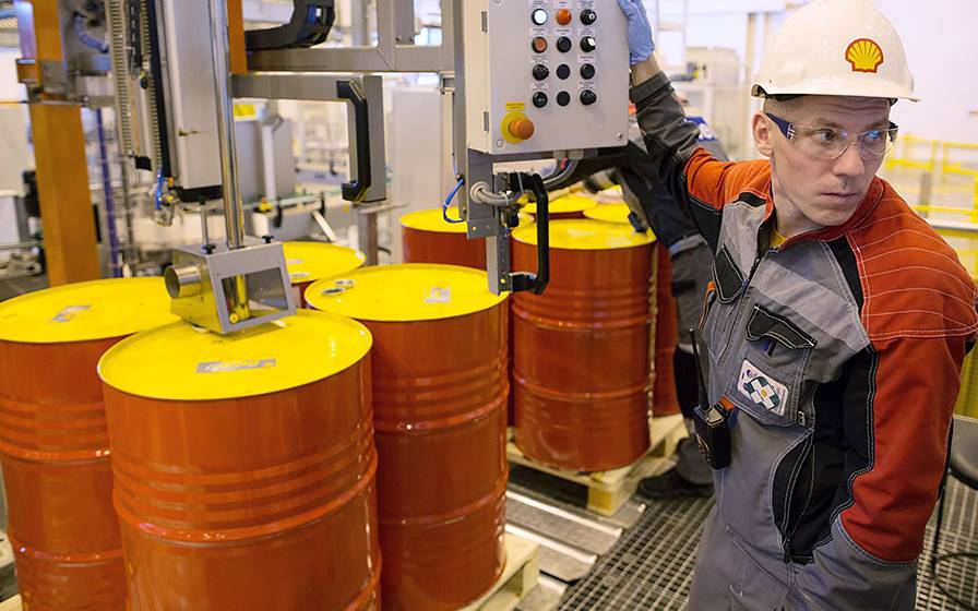 Iran accuses US of ‘illegal action’ in war; oil back above US$100