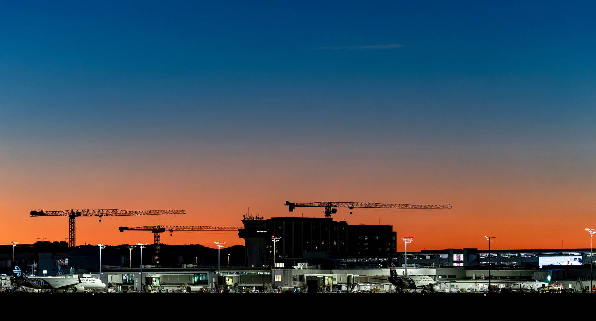 NZX50 dips as heavyweights FPH, Auckland Airport decline