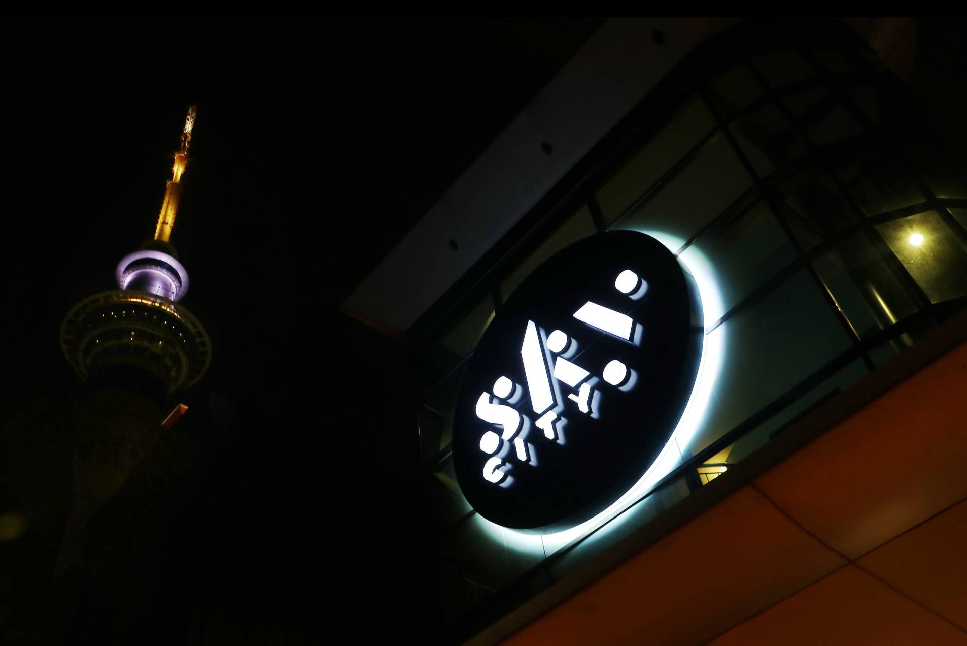 Gambler sues SkyCity after losing $33m - NBR