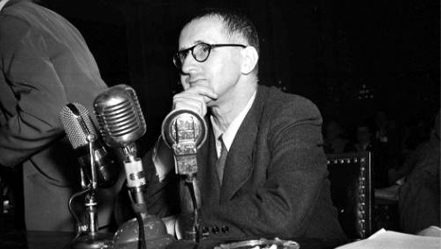 Brecht faces HUAC